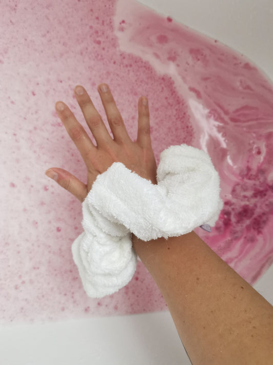 How to Clean Scrunchies